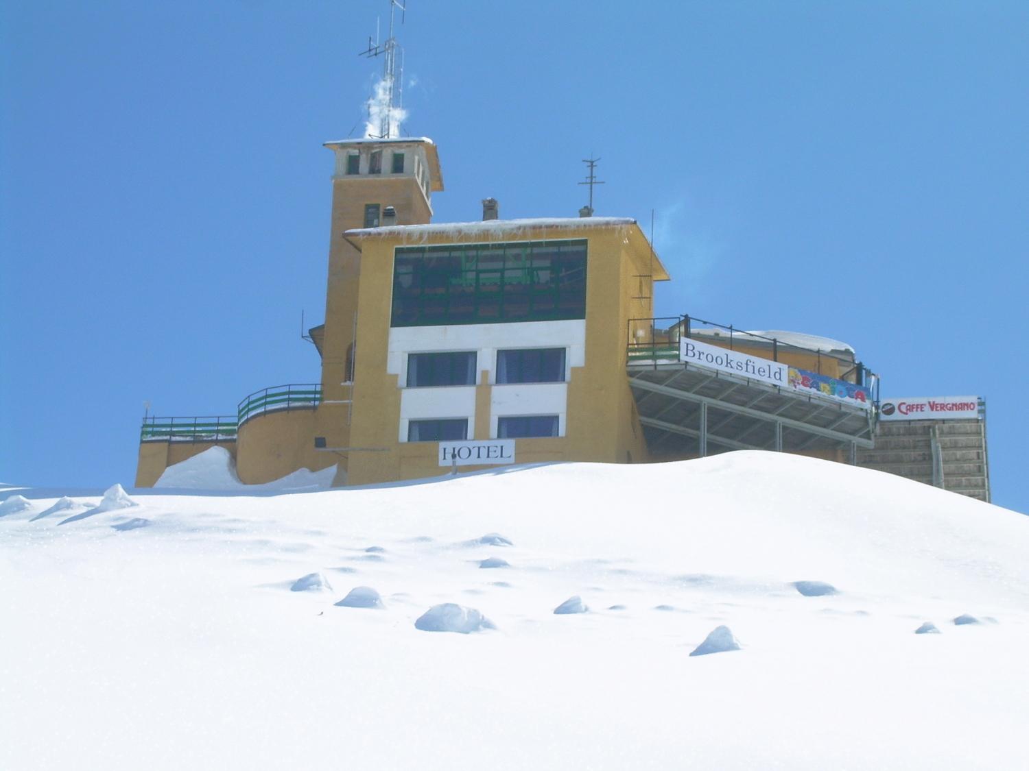 Tana Della Volpe Hotel Sestriere Exterior foto