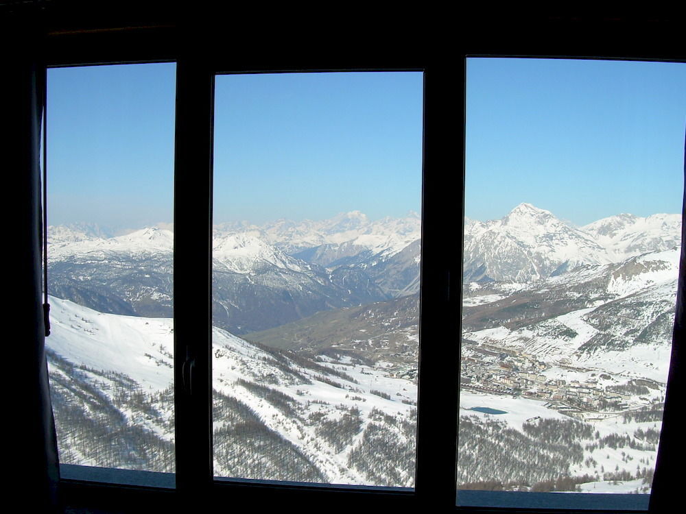 Tana Della Volpe Hotel Sestriere Exterior foto